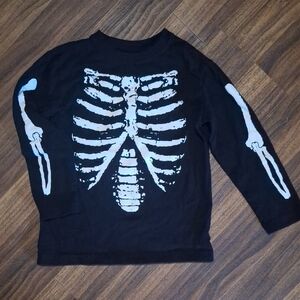 Finest Quality Place Black and White Long Sleeve Skeleton Tee Size S  5/6